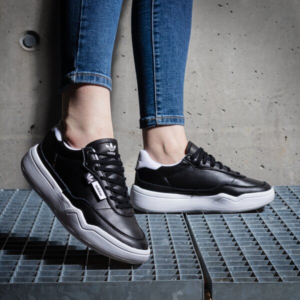Дамски маратонки ADIDAS NEW HER COURT W gw8213 цвят черен