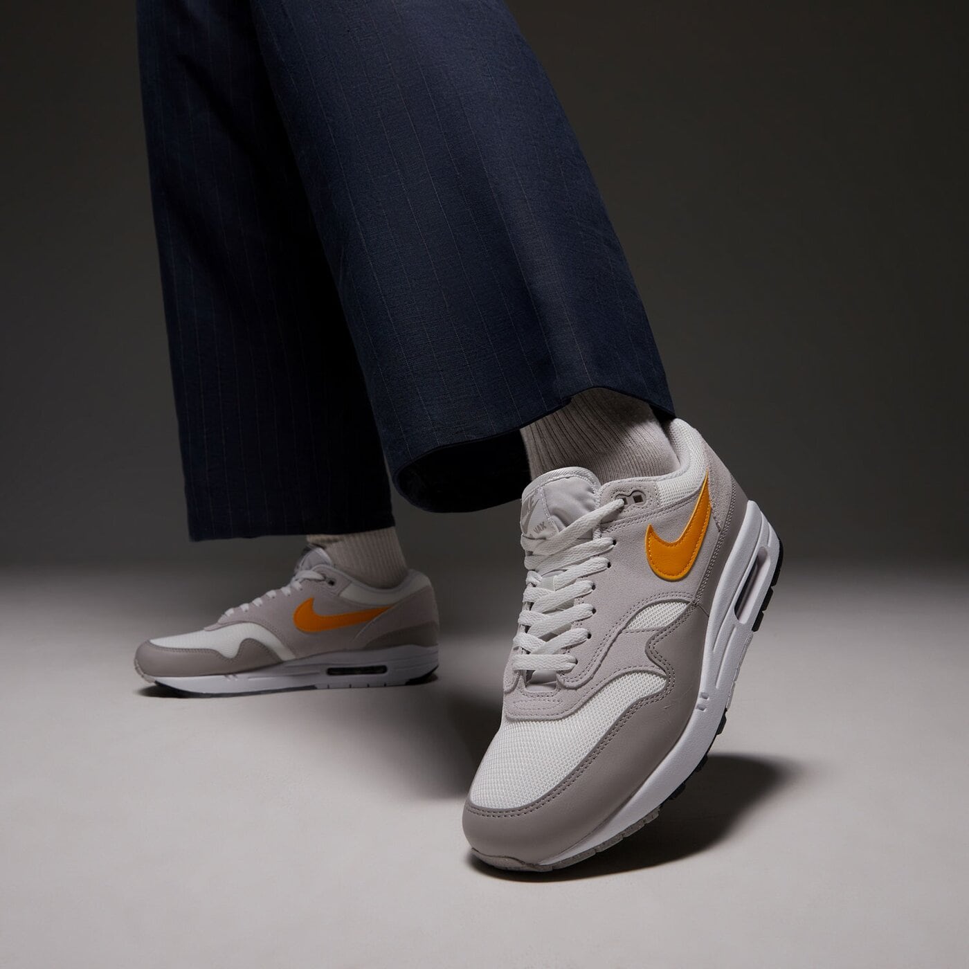 Мъжки маратонки NIKE AIR MAX 1 ESS fz5808-105 цвят черен
