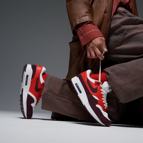 Мъжки маратонки NIKE AIR MAX 1 fn6952-102 цвят бежов