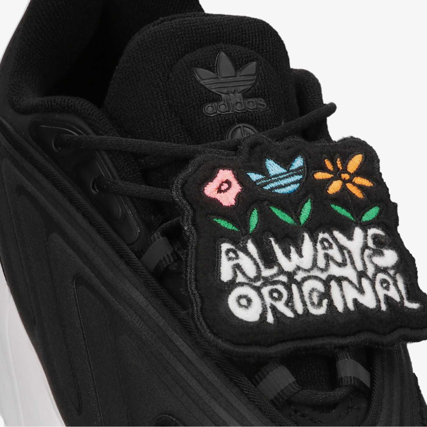 Дамски маратонки ADIDAS OZELIA W gw0593 цвят черен