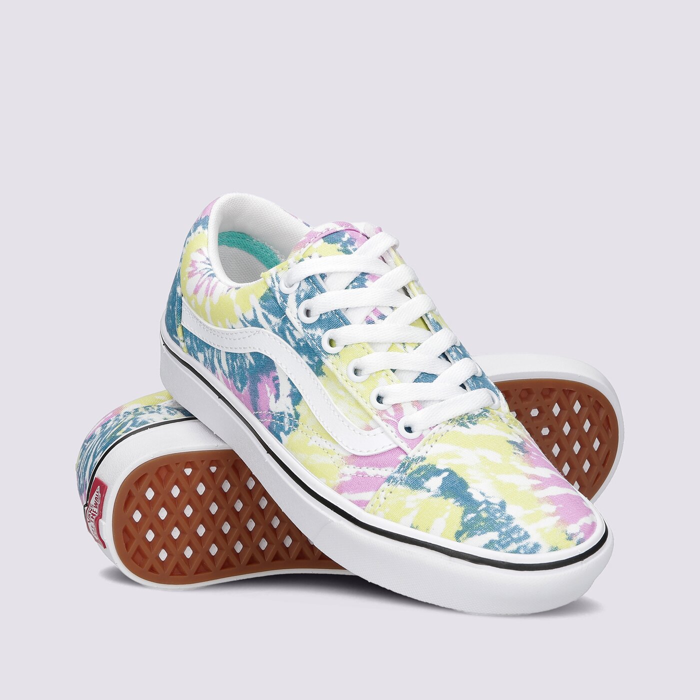 Дамски маратонки VANS UA COMFYCUSH OLD SKOOL vn0a3wma49l1 цвят многоцветен