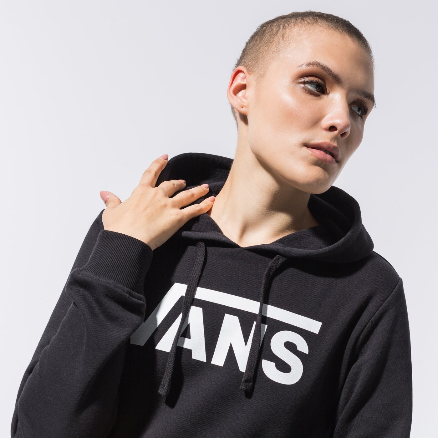 Дамски суичър VANS СУИТЧЪР С КАЧУЛКА CLASSIC V II HOODIE vn0a53ovblk1 цвят черен