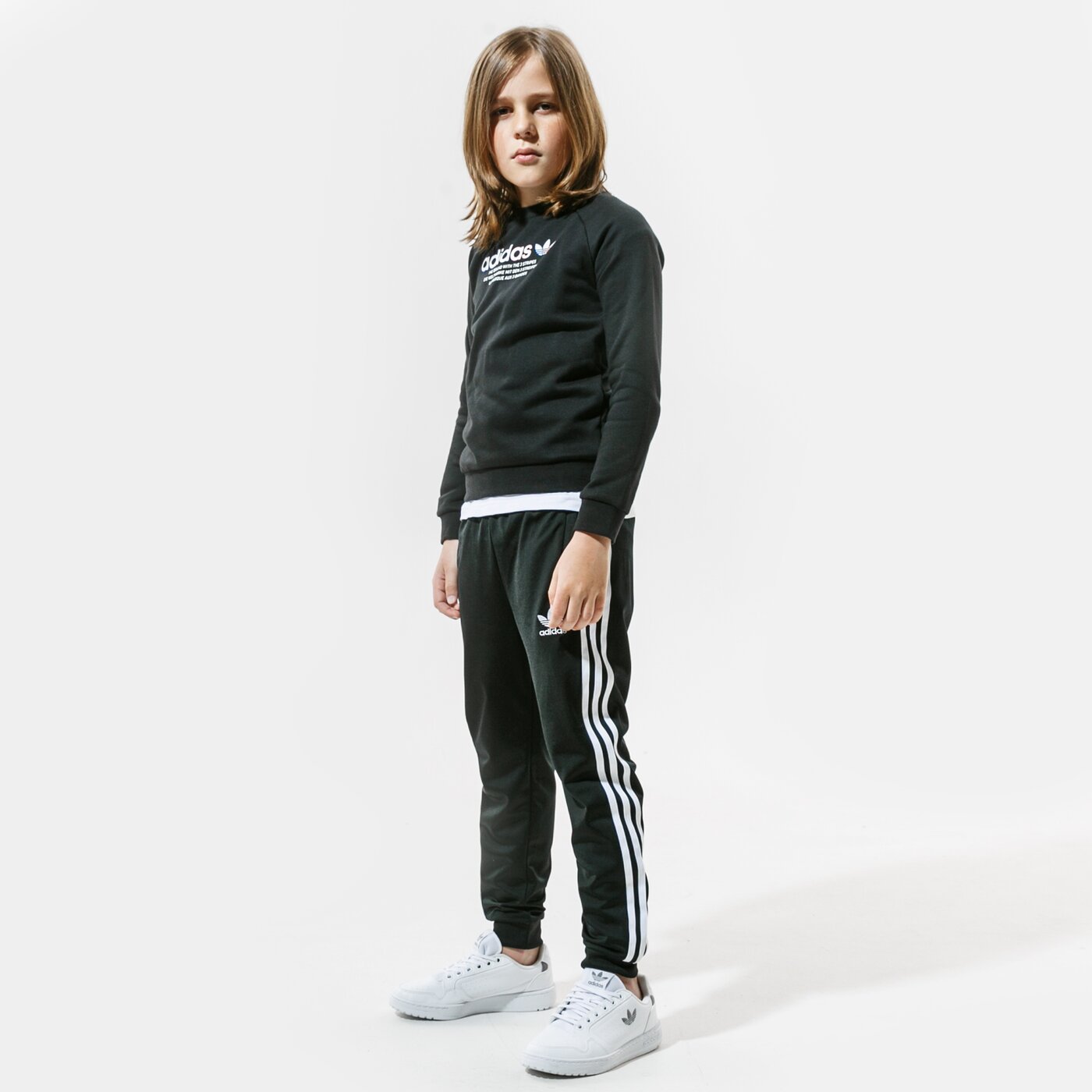 Детски суичър ADIDAS СУИТЧЪР CREW WW gn7468 цвят черен