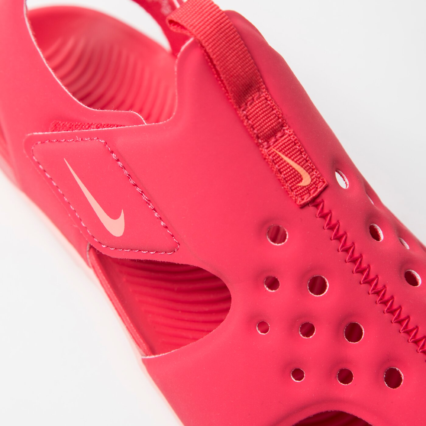 Детски чехли и сандали NIKE SUNRAY PROTECT 2 GP 943828-600 цвят розов