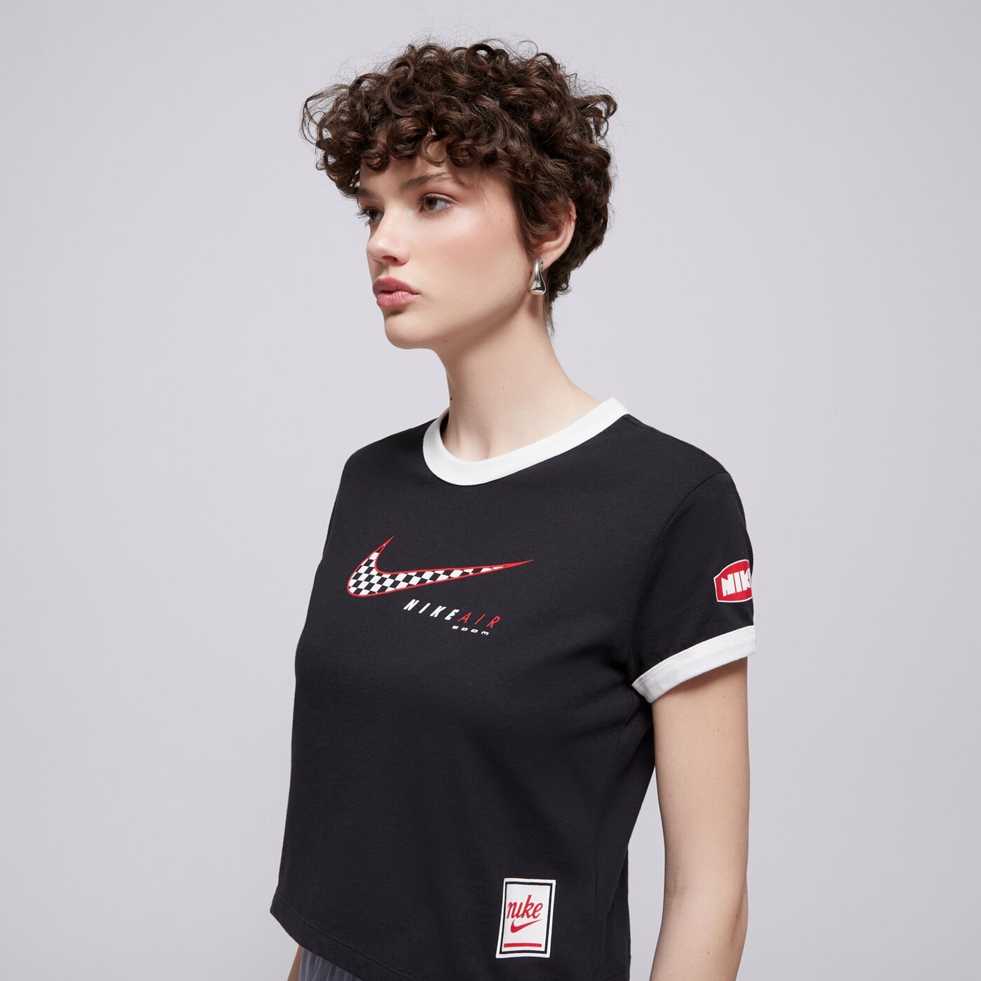 Дамска тениска NIKE ТЕНИСКА W NSW CLUB SS TEE MOTO RGR hq1707-010 цвят черен