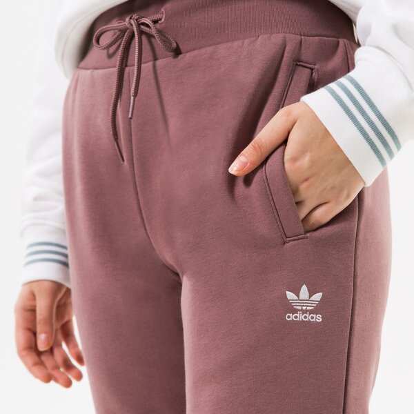 Дамски панталони ADIDAS ПАНТАЛОНИ TRACK PANT hm1831 цвят кафяв