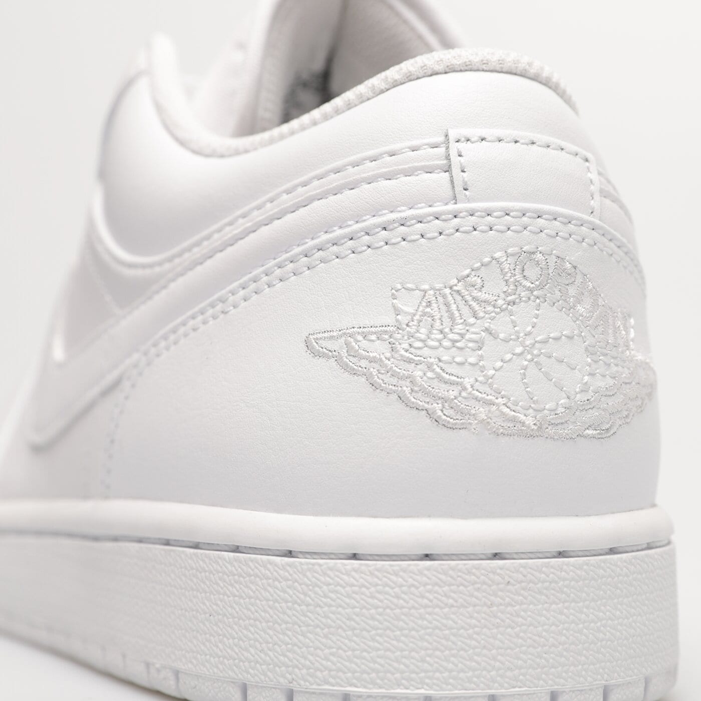 Мъжки маратонки AIR JORDAN 1 LOW  553558-136 цвят бял