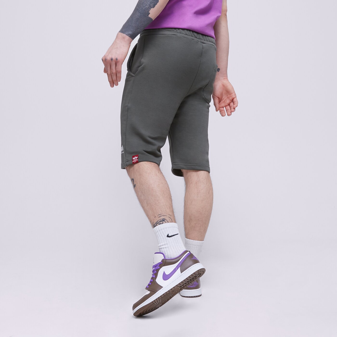 Мъжки къси панталони ALPHA INDUSTRIES ШОРТИ BASIC SL 116363-142 цвят сив