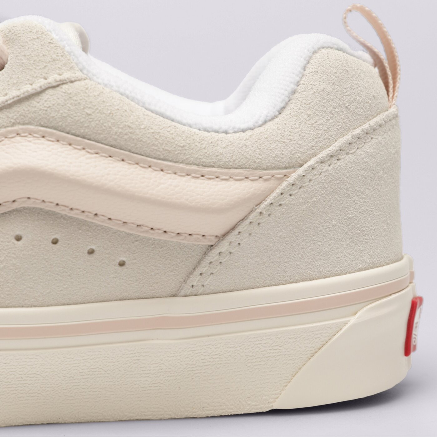 Дамски маратонки VANS KNU SKOOL  vn0009qcpnk1 цвят кремав