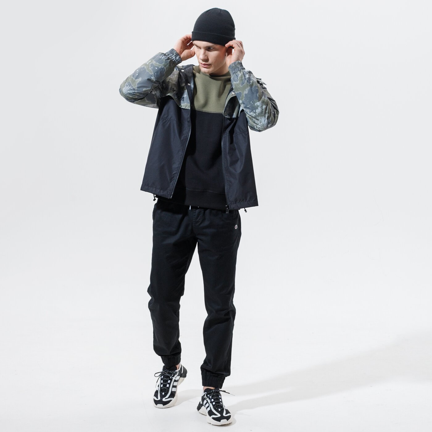 Мъжко преходно яке NEW ERA ЯКЕ OUTDOOR UTILITY WINDBREAKER NEW ERA XPTBLK 12590878 цвят многоцветен