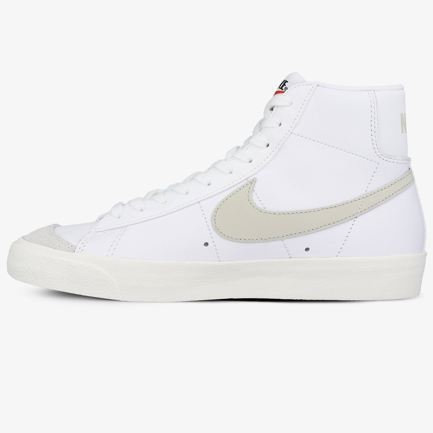 Мъжки маратонки NIKE BLAZER MID '77 VINTAGE bq6806-106 цвят бял