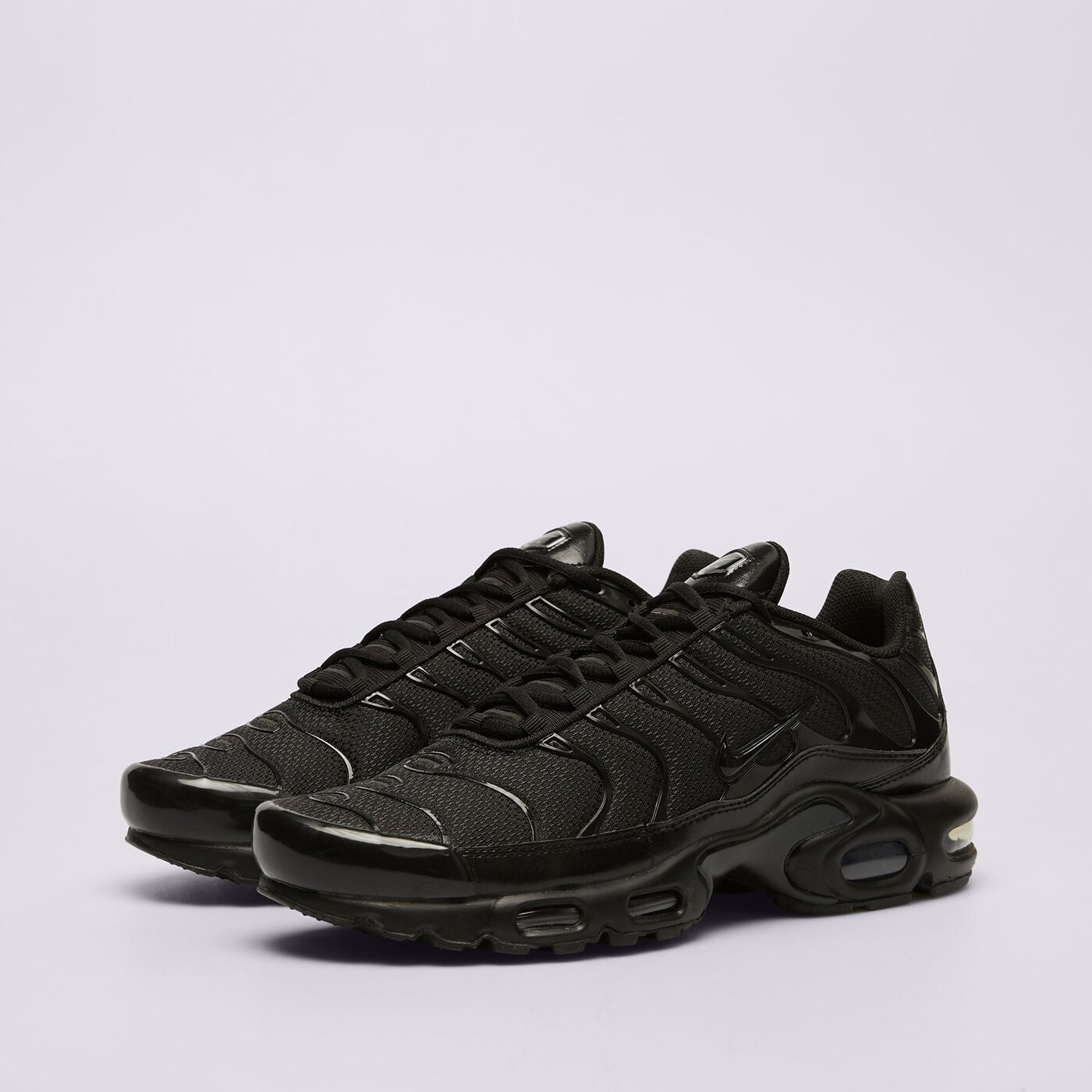 Мъжки маратонки NIKE AIR MAX PLUS 604133-050 цвят черен