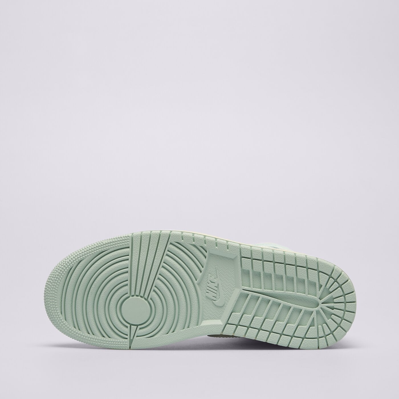 Дамски маратонки WMNS AIR JORDAN 1 MID bq6472-134 цвят мента