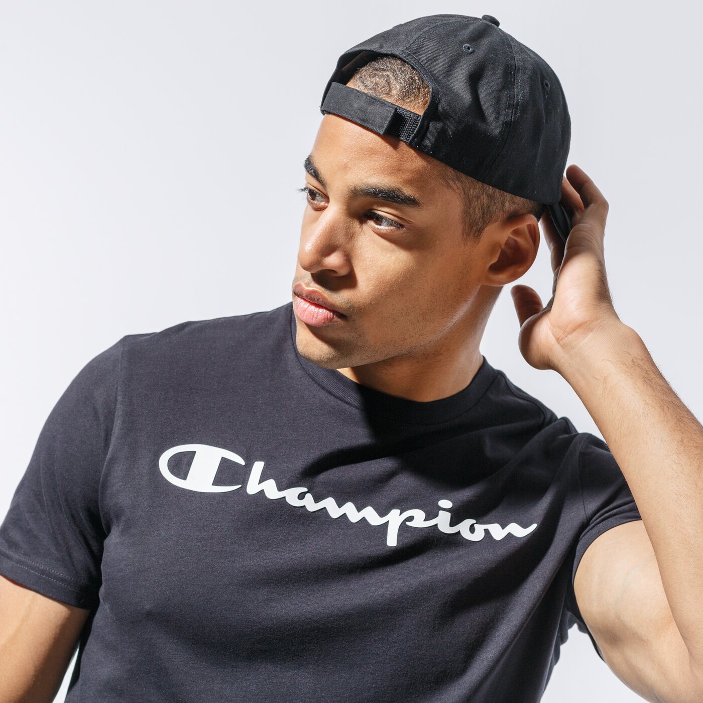 Мъжка тениска CHAMPION ТЕНИСКА CREWNECK ТЕНИСКА 214747kk001 цвят черен