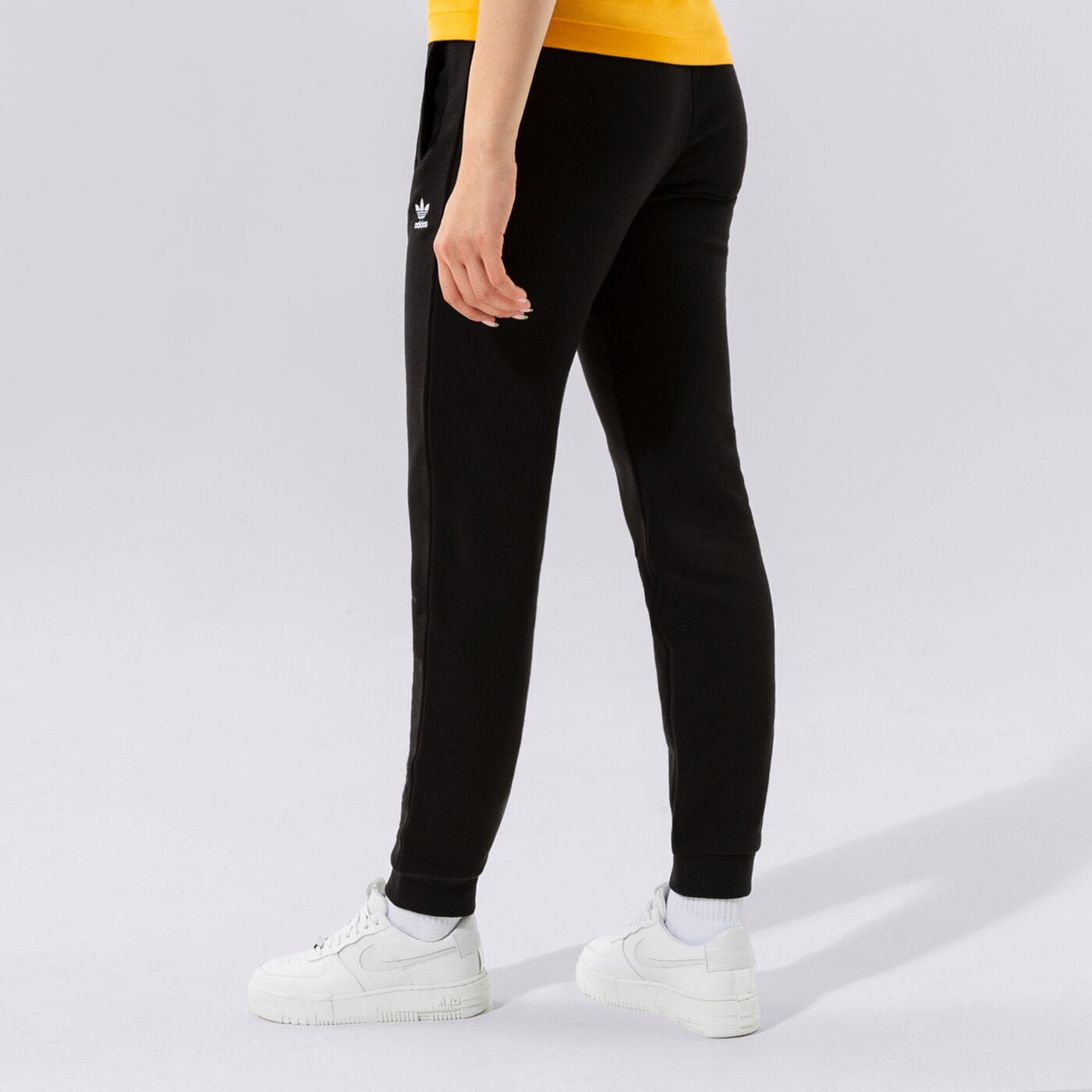 Дамски панталони ADIDAS ПАНТАЛОНИ TRACK PANT h37878 цвят черен