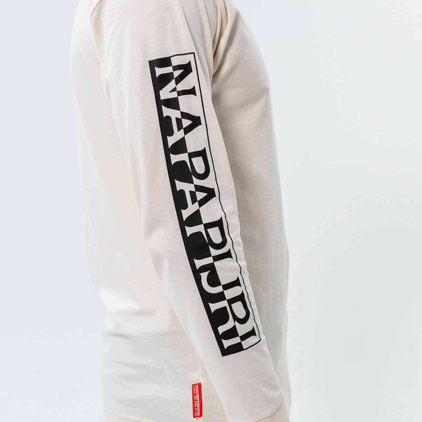 Мъжка тениска VANS ТЕНИСКА MN VANS X NAPAPIJRI LS vn0a541gzm61 цвят бял