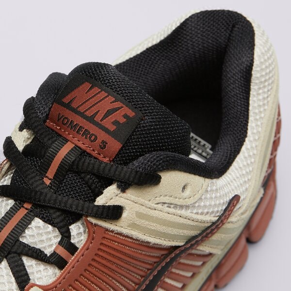 Мъжки маратонки NIKE ZOOM VOMERO 5 hf1553-201 цвят бежов