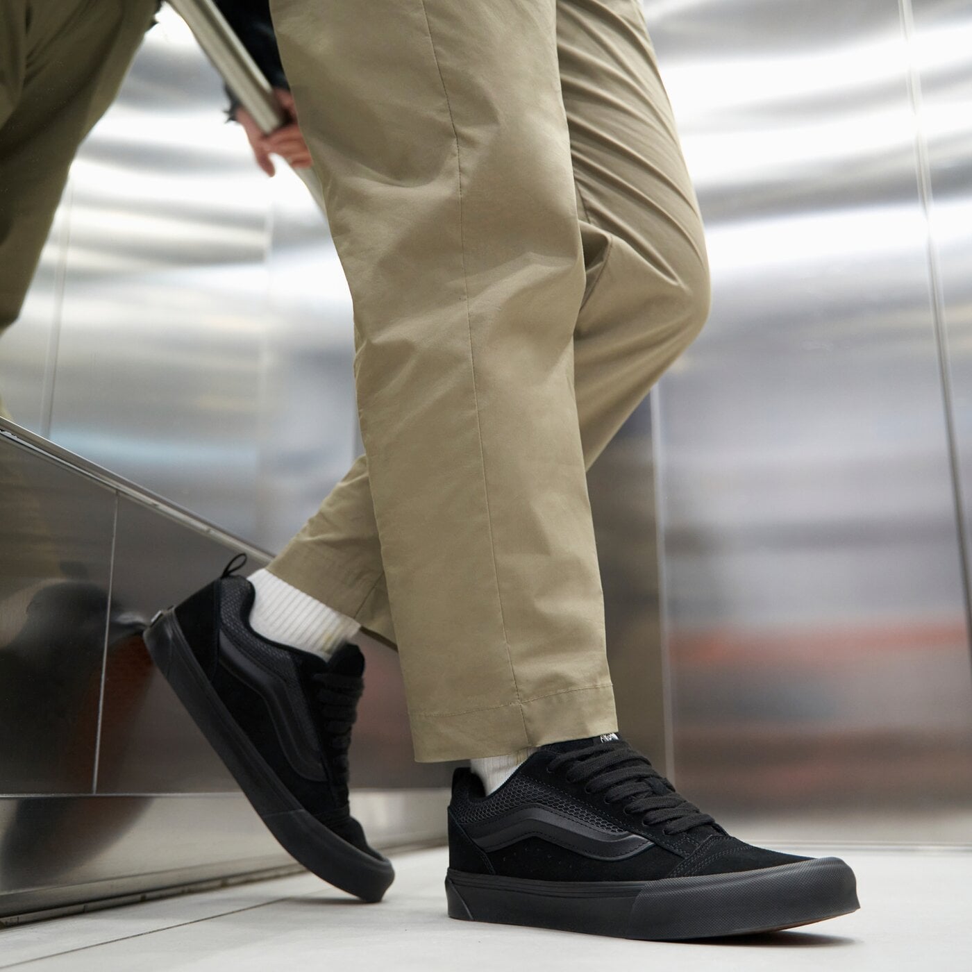 Мъжки маратонки VANS KNU SKOOL  vn0009qcbka1 цвят черен