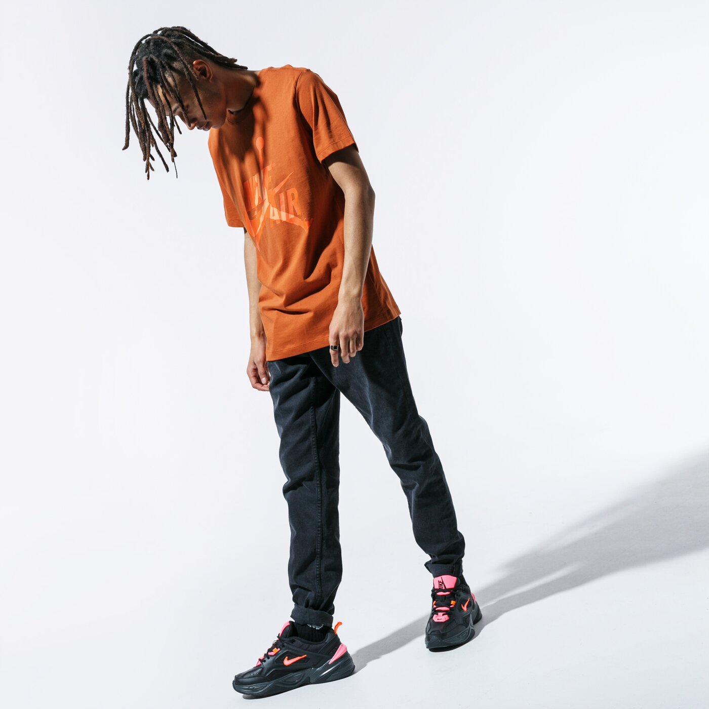 Мъжка тениска JORDAN ТЕНИСКА M J JM CLASSICS SS CREW bv5905-246 цвят оранжев