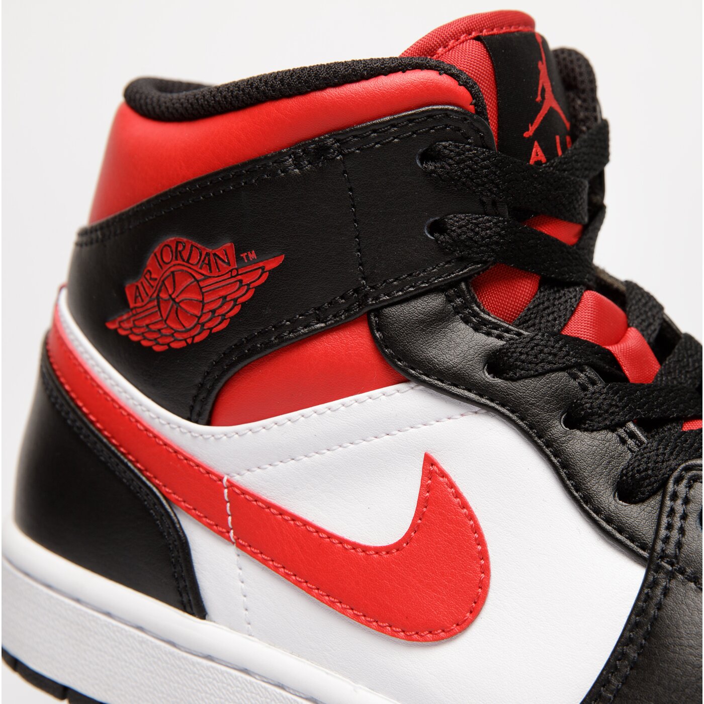 Мъжки маратонки JORDAN AIR 1 MID 554724-079 цвят червен