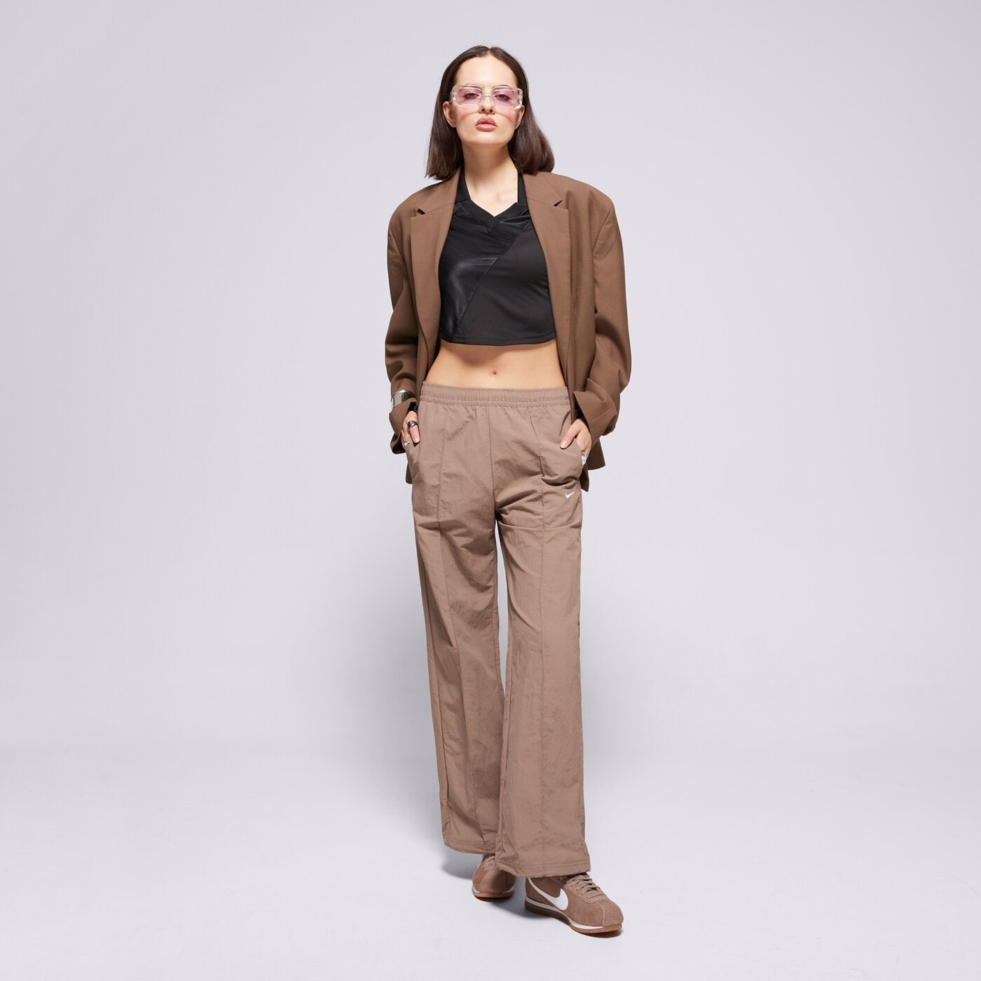 Дамски панталони NIKE ПАНТАЛОНИ W NSW TREND WVN MR PANT fq3588-233 цвят кафяв