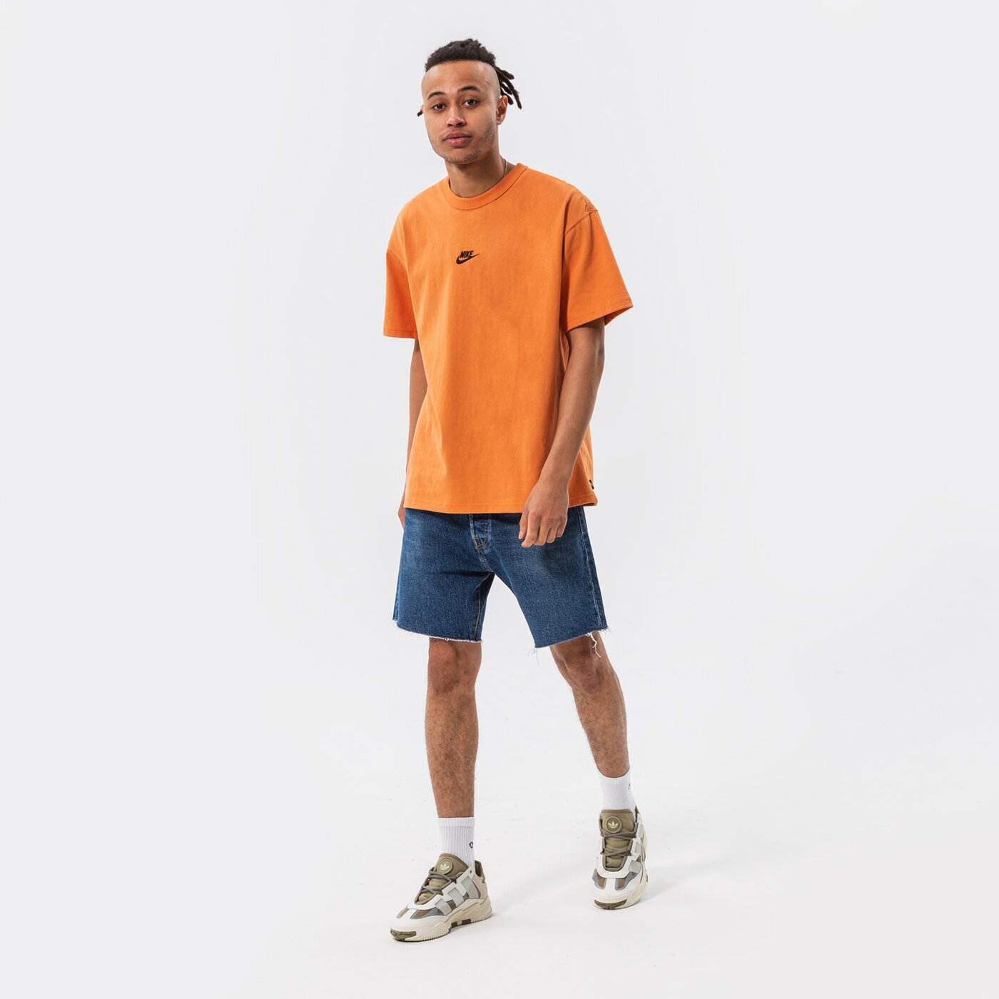 Мъжка тениска NIKE ТЕНИСКА M NSW PREM ESSNTL SUST TEE do7392-808 цвят кафяв