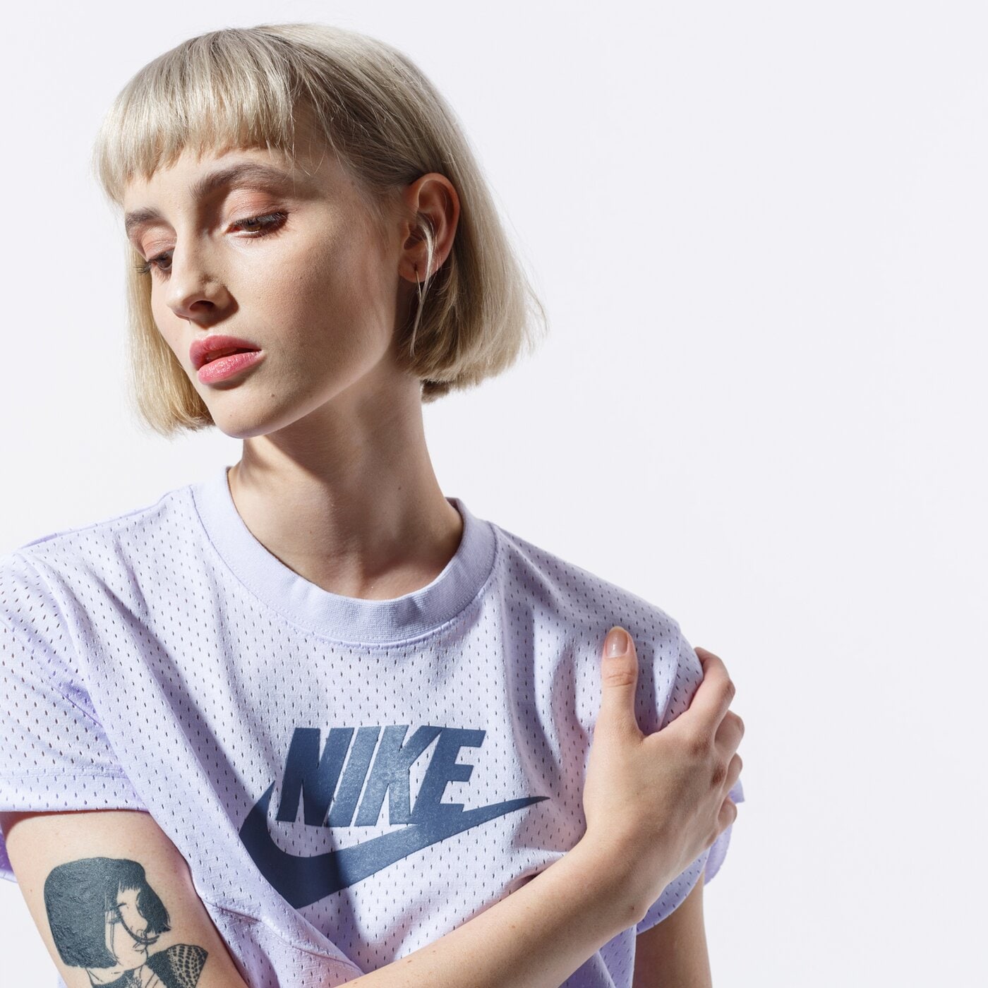 Дамска тениска NIKE ТЕНИСКА SS W NSW HRTG ТОП SS MESH bv4831-539 цвят виолетов