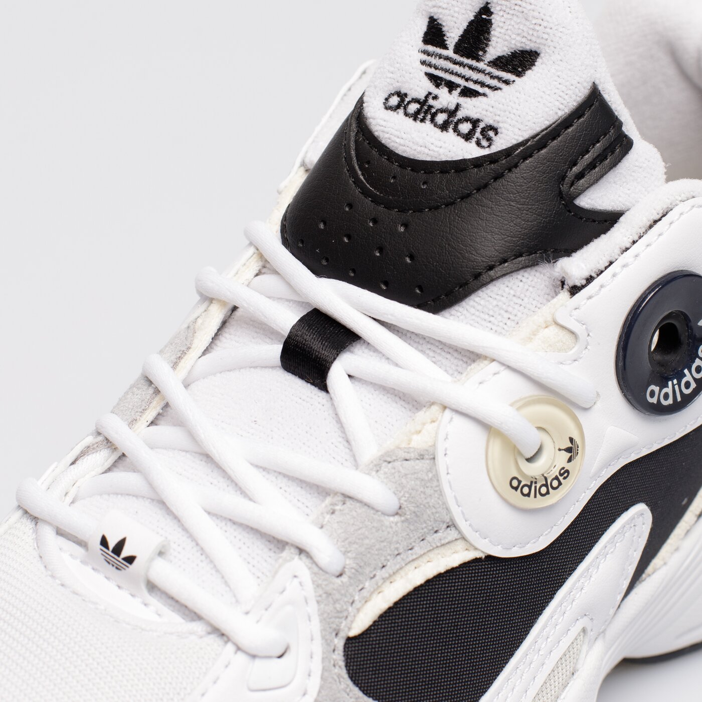 Дамски маратонки ADIDAS ASTIR W gy9549 цвят бял