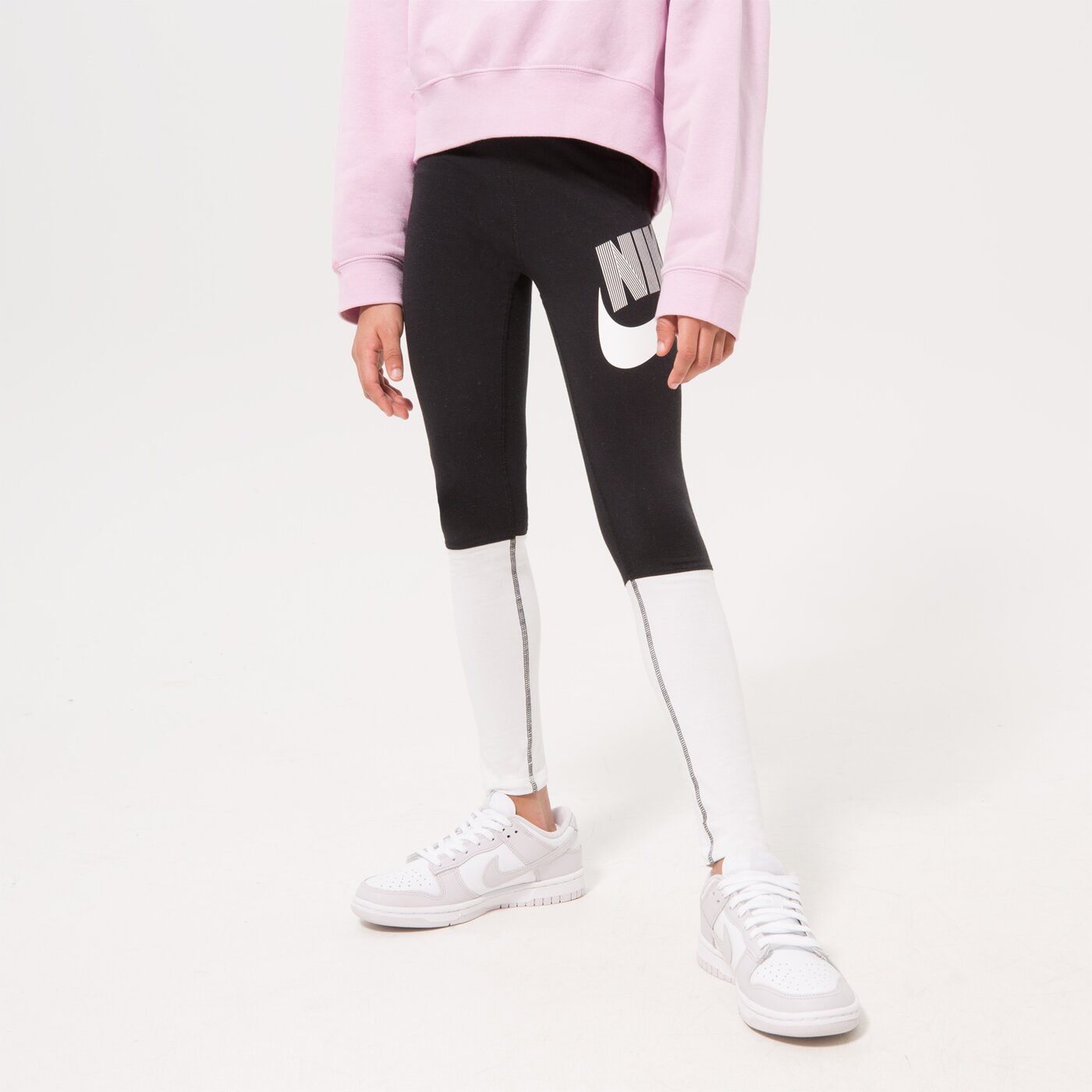 Детски панталони NIKE КЛИН G NSW FAVORITES GX HW LEGGING GIRL dv0350-010 цвят черен