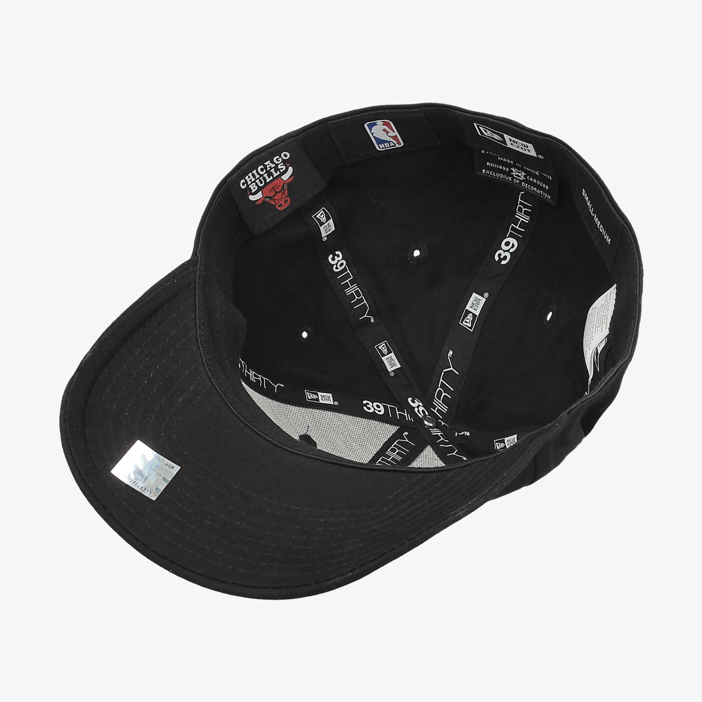 Дамска шапка с козирка NEW ERA ШАПКА MONOCHROME CHI BULLS BLK 80524519 цвят черен