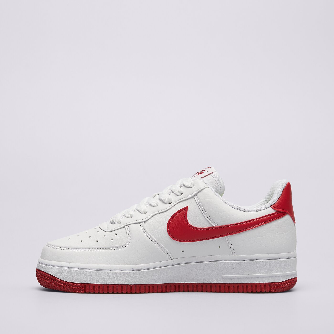 Дамски маратонки NIKE AIR FORCE 1 '07 SE dv3808-105 цвят бял