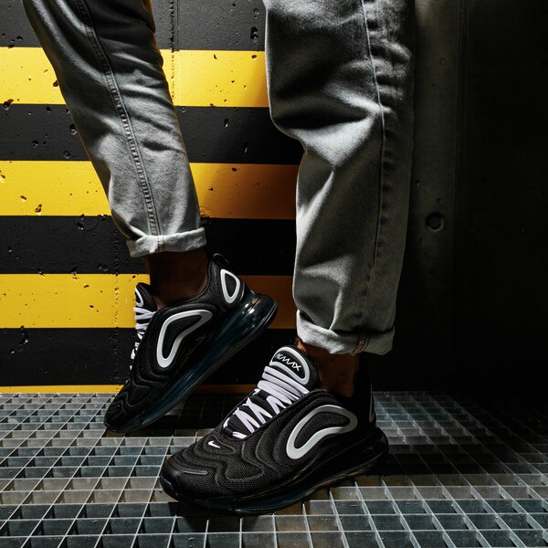 Мъжки маратонки NIKE AIR MAX 720 cj0585-003 цвят черен