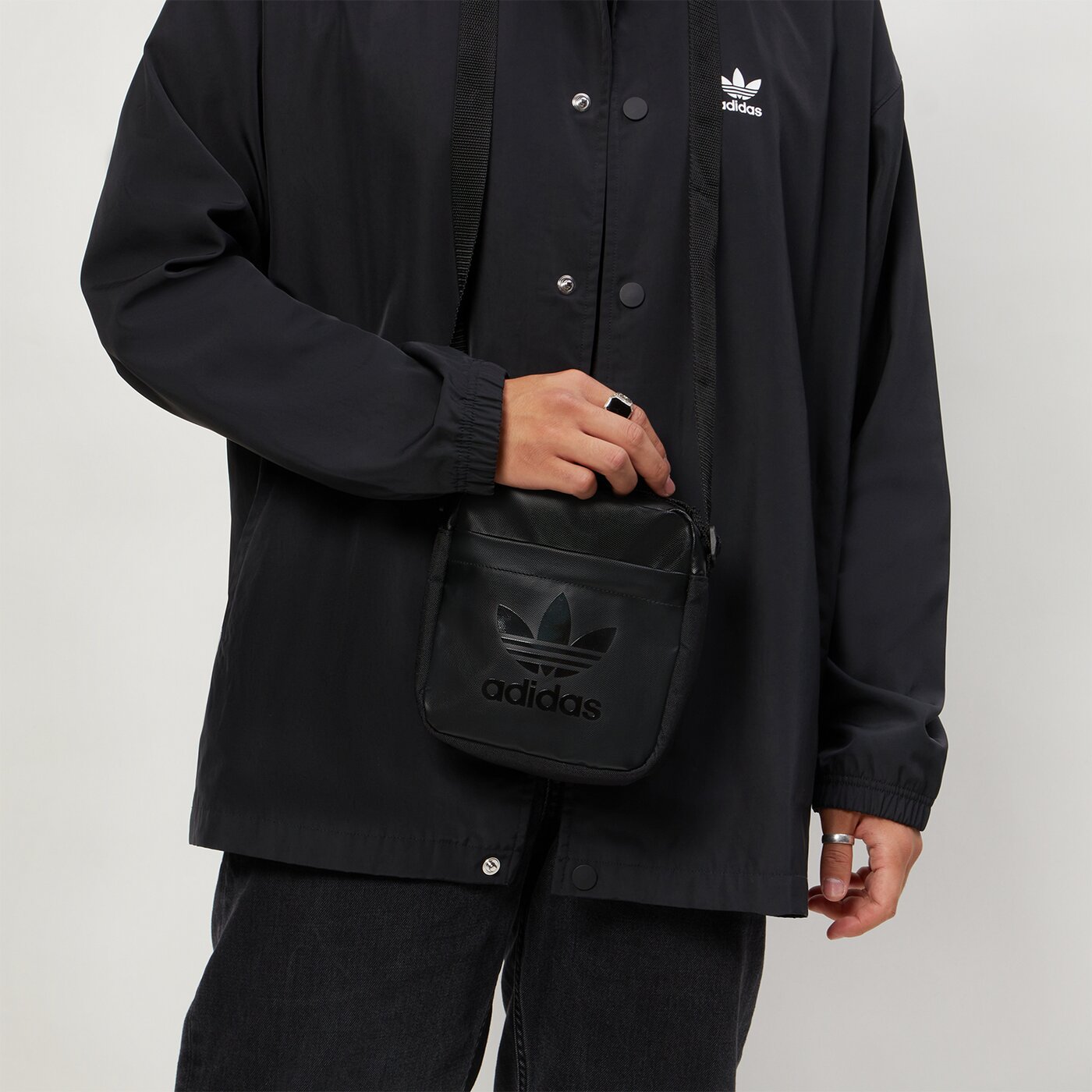 Дамски сак ADIDAS ЧАНТА FESTIVAL BAG ib9314 цвят черен