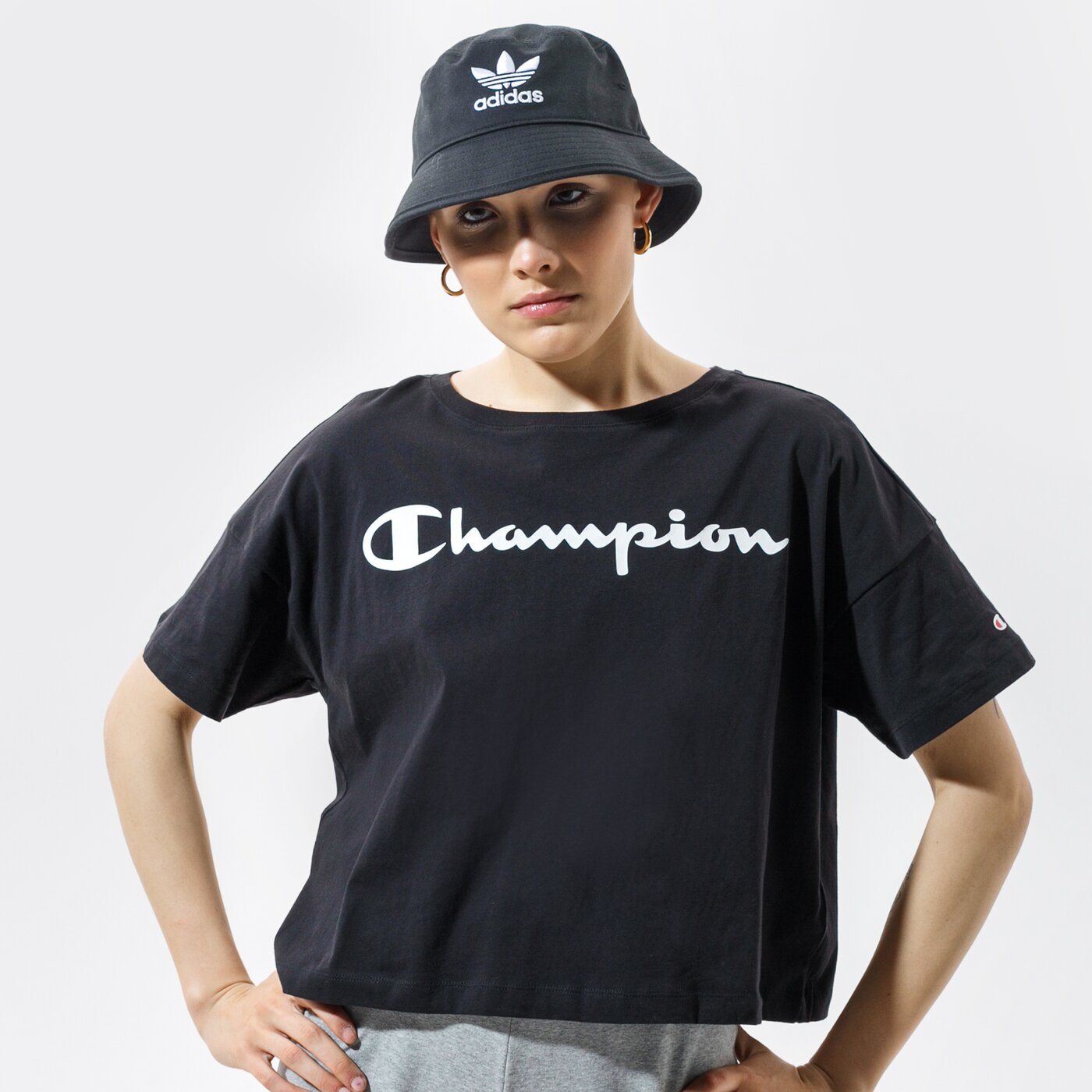 Дамска тениска CHAMPION ТЕНИСКА CREWNECK ТЕНИСКА 113970kk001 цвят черен