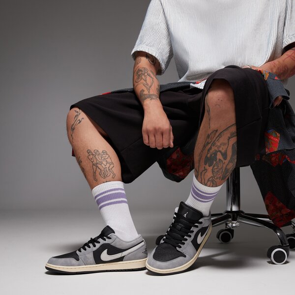 Мъжки маратонки AIR JORDAN 1 LOW SE  hq2010-012 цвят сив