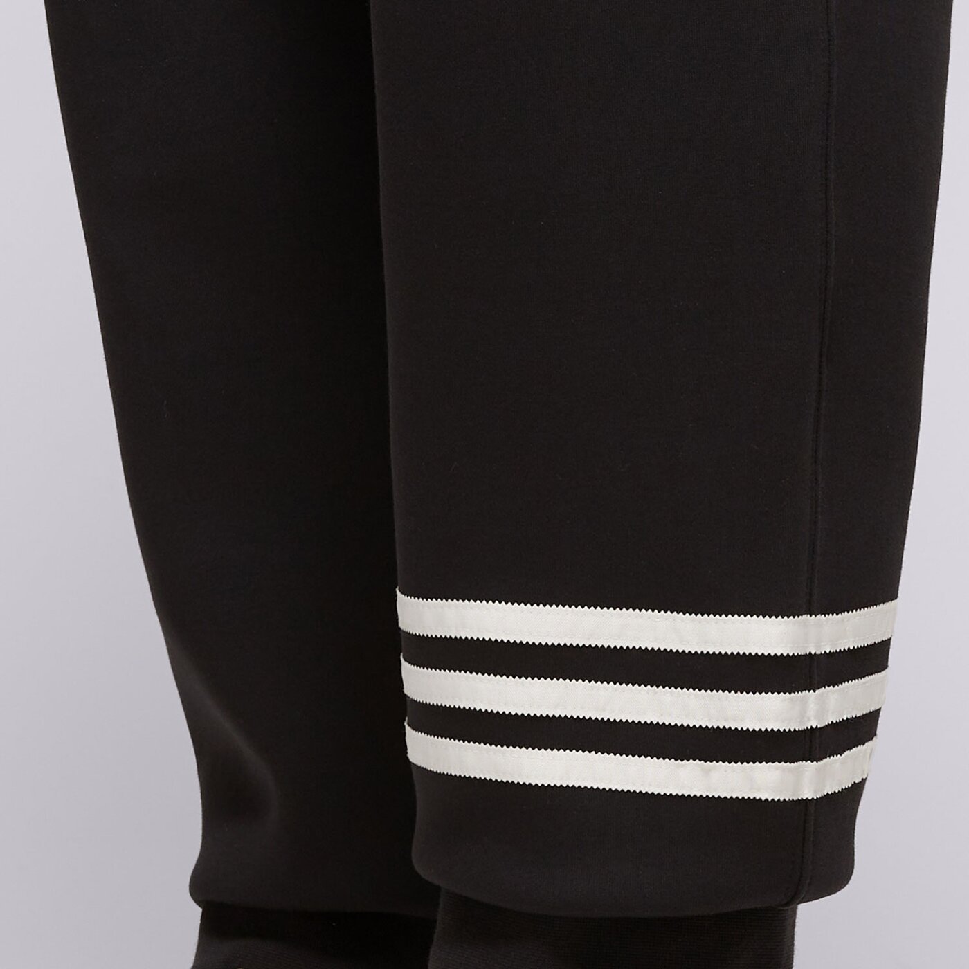 Мъжки панталони ADIDAS ПАНТАЛОНИ NEU C PT iw0973 цвят черен