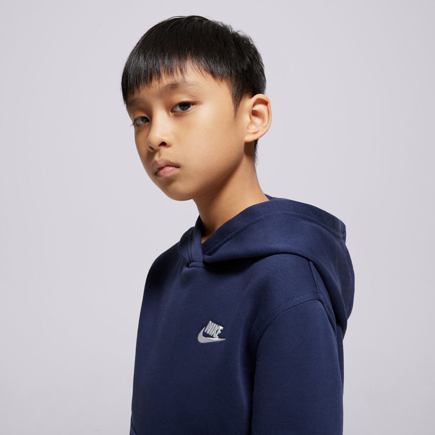 Детски суичър NIKE СУИТЧЪР С КАЧУЛКА K NSW CLUB FLC HDY LBR BOY fd3000-410 цвят тъмносин