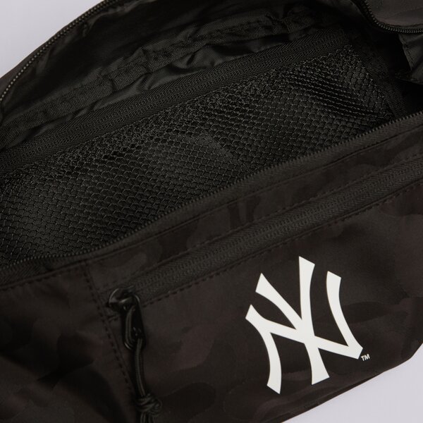 Дамска чанта за кръст NEW ERA ЧАНТА MLB CAMO WAIST LIGHT NYY NEW YORK YANKEES 60503774 цвят черен