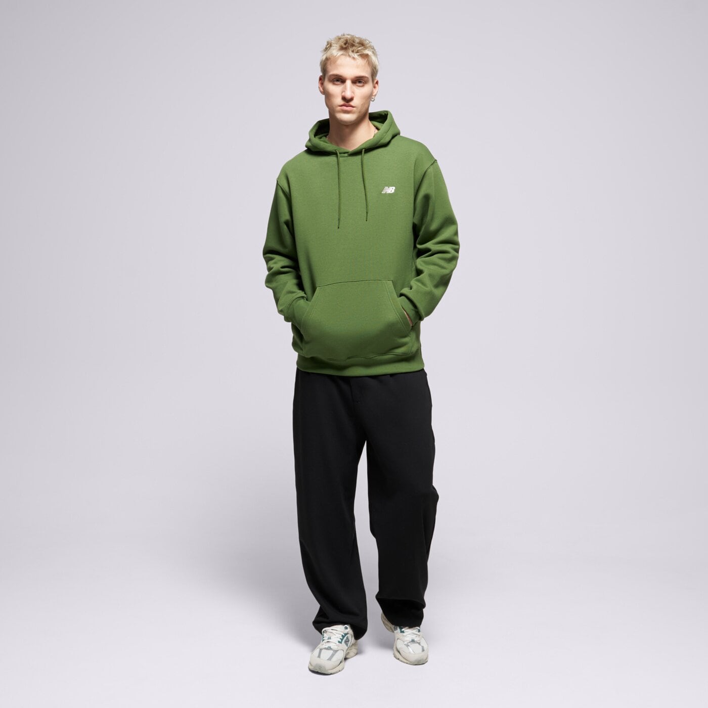 Мъжки суичър NEW BALANCE СУИТЧЪР С КАЧУЛКА SPORT ESSENTIALS FLEECE HOODIE mt41511dae цвят зелен