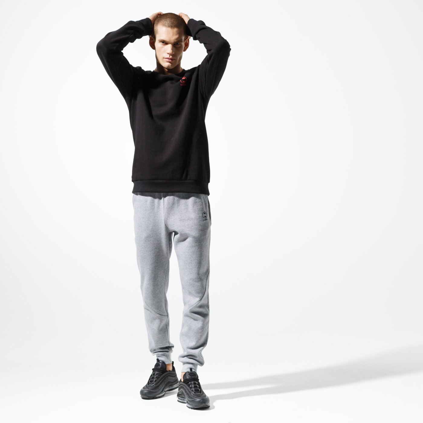 Мъжки суичър CONFRONT СУИТЧЪР ESSENTIAL BLK SWEATSHIRT cf39blm39003 цвят черен