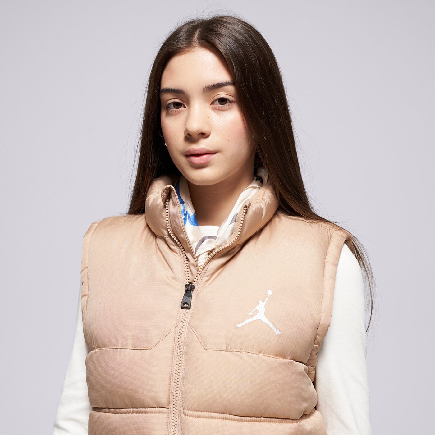 JORDAN ЕЛЕК JDB PUFFER FILLED VEST GIRL 95d532-j7p цвят бежов