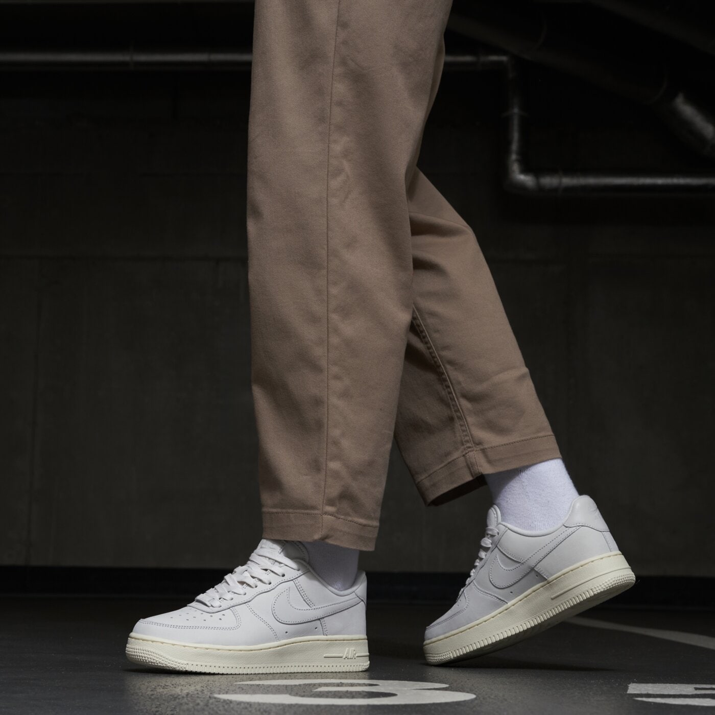 Дамски маратонки NIKE AIR FORCE 1 '07 PRM dr9503-100 цвят бял