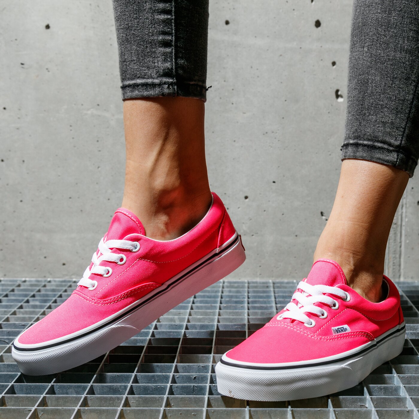 Дамски маратонки VANS UA ERA  vn0a4u39wt61 цвят розов