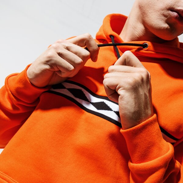 Мъжки суичър UMBRO СУИТЧЪР С КАЧУЛКА CLASSIC TAPE HOODY ul39blm86001 цвят оранжев