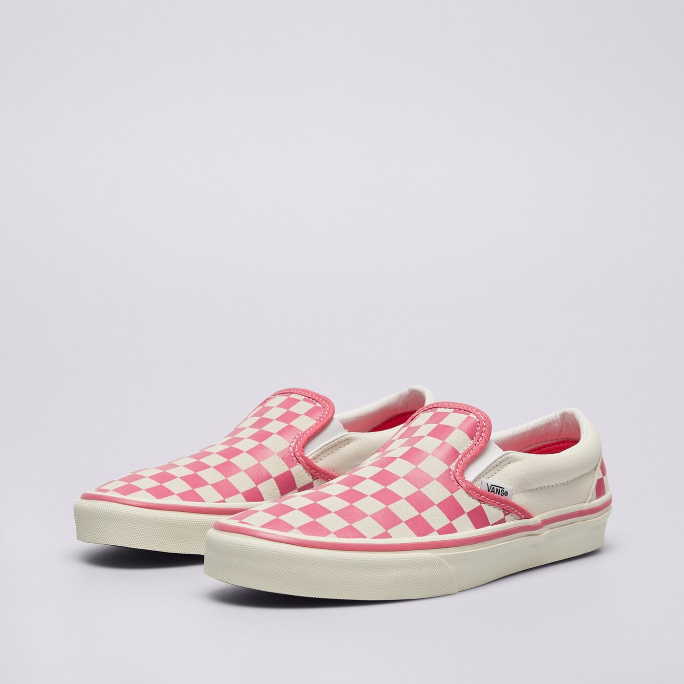 Дамски маратонки VANS CLASSIC SLIP-ON  vn000bvzbj11 цвят розов