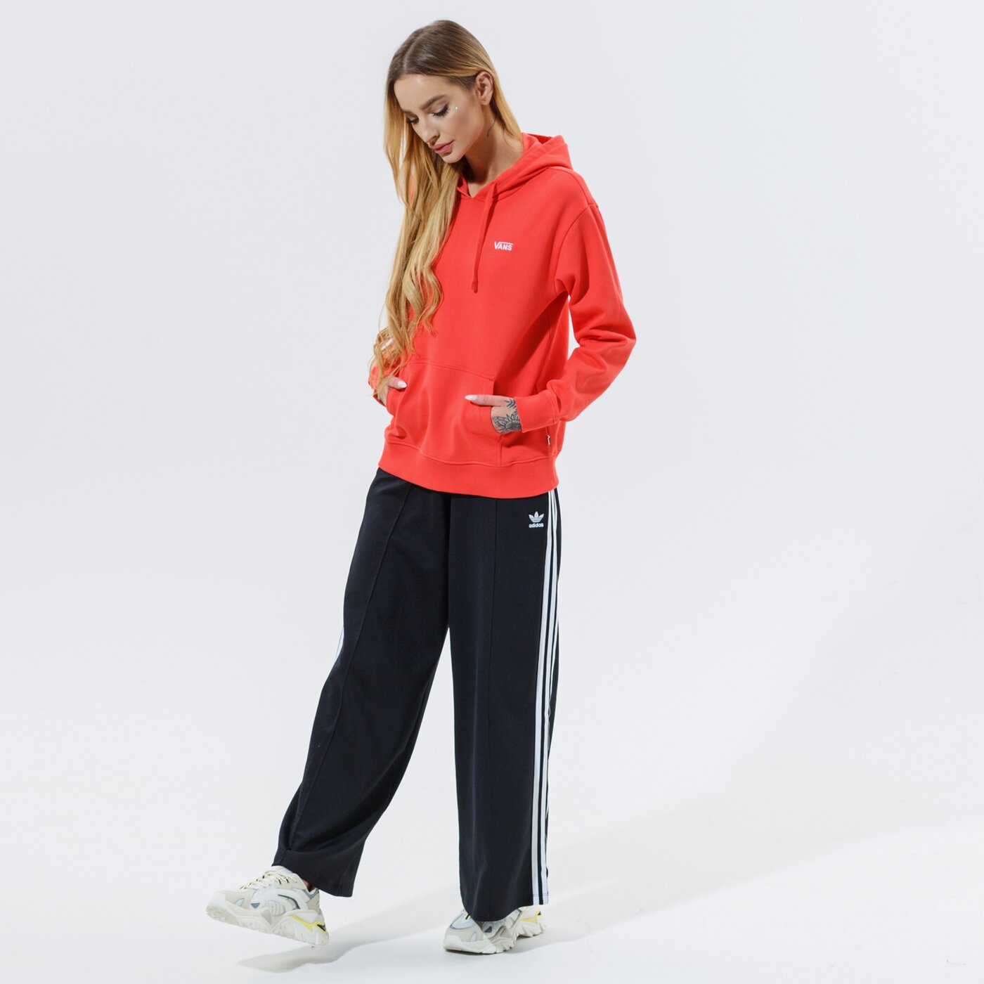 Дамски суичър VANS СУИТЧЪР С КАЧУЛКА WM FLYING V BF FT HOODIE HOT CORAL vn0a5ar4lm31 цвят оранжев