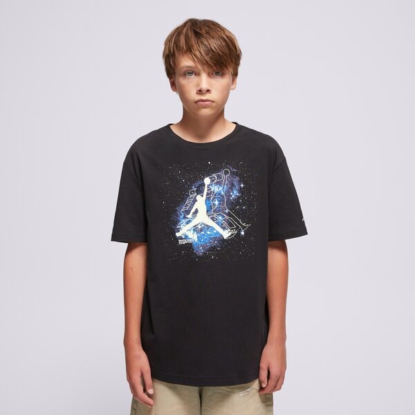 Детска тениска JORDAN ТЕНИСКА JDB SKY IS NOT THE LIMIT GLOW BOY 95d948-023 цвят черен
