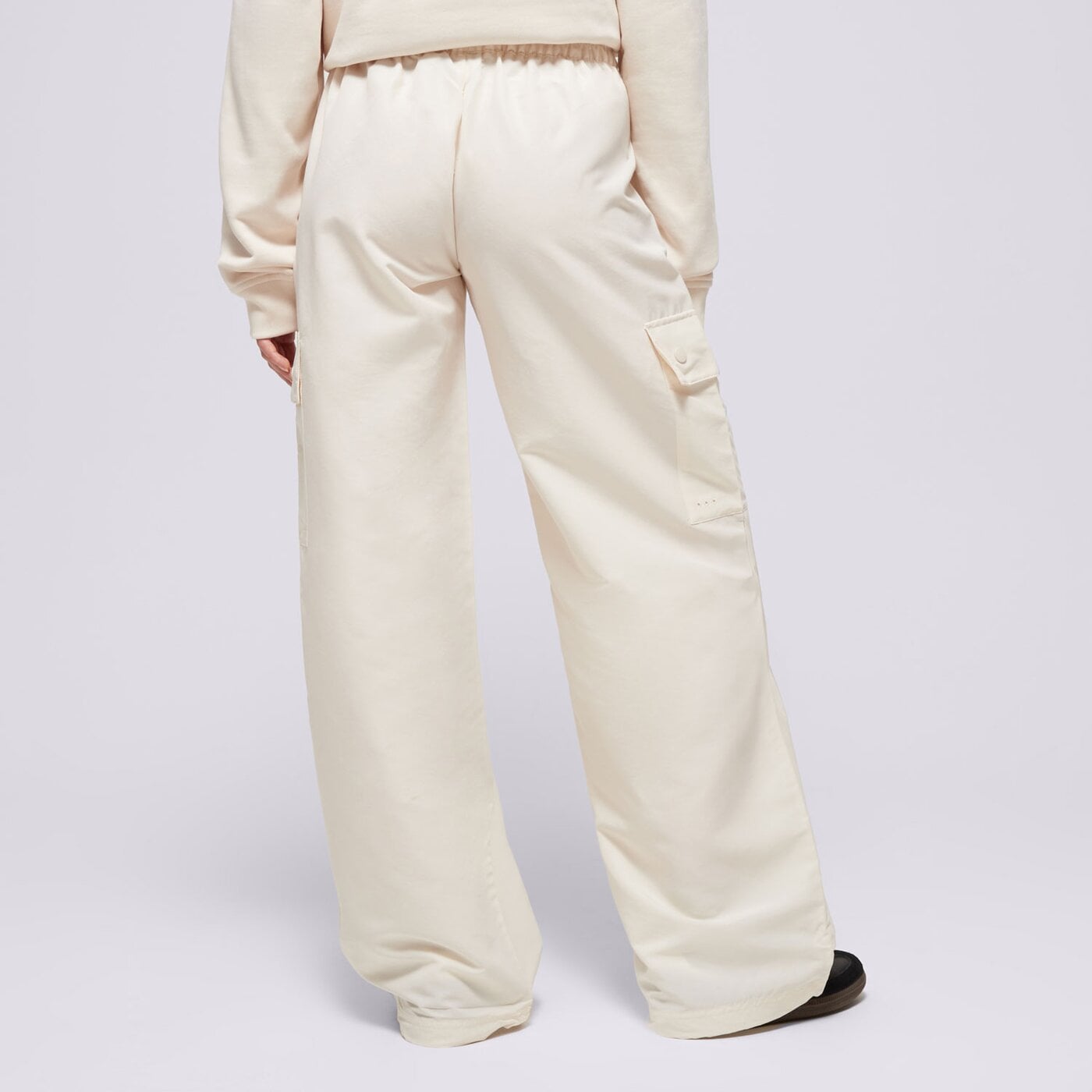 Дамски панталони ADIDAS ПАНТАЛОНИ ESSENTIALS WOVEN CARGO ix9970 цвят бежов