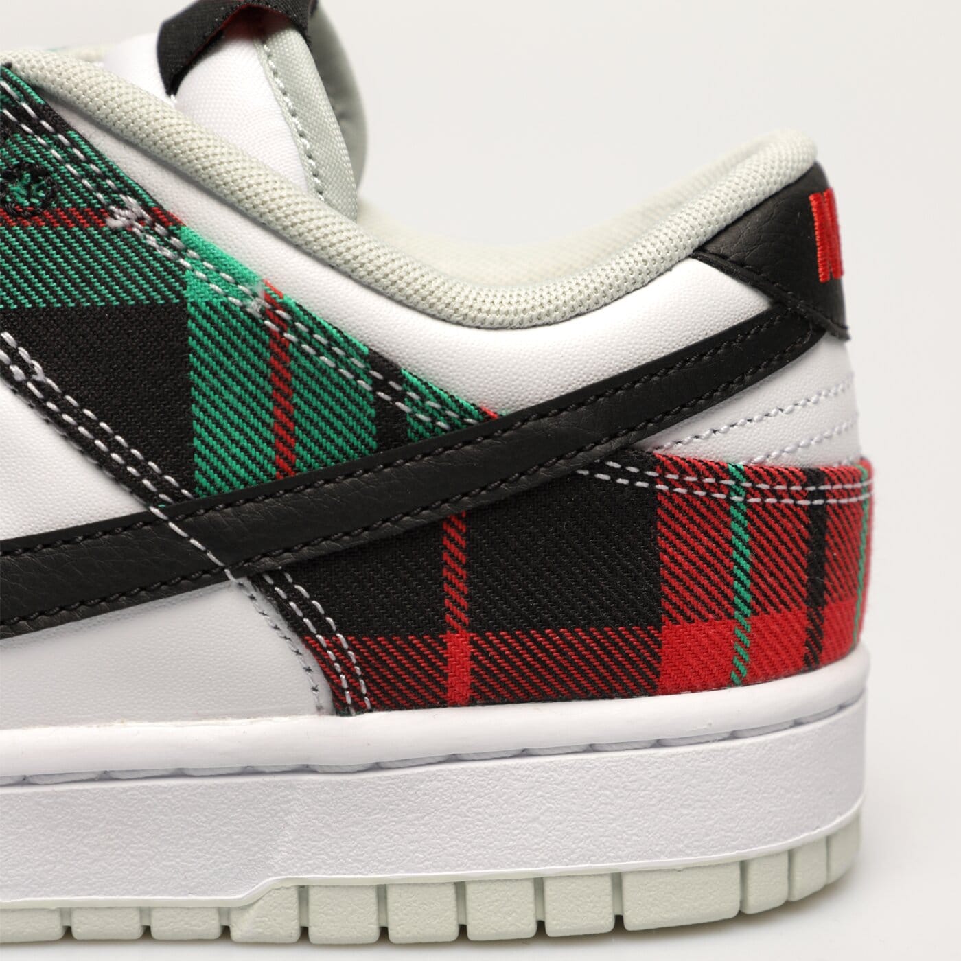 Мъжки маратонки NIKE DUNK LOW RETRO PREMIUM dv0827-100 цвят бял