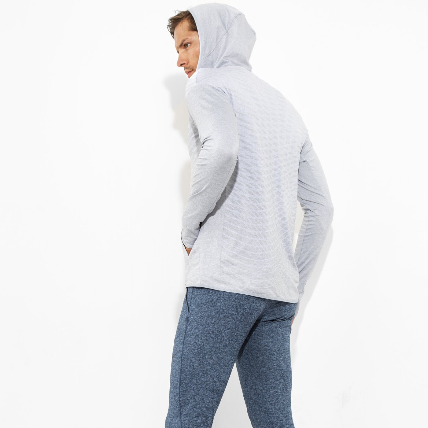 Мъжки суичър NIKE СУИТЧЪР ULTIMATE DRY FZ HD ТОП 742492012 цвят сив